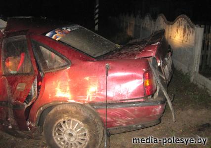 ДТП в Вульке 1. Водителя-бесправника из салона автомобиля деблокировали спасатели ДТП в Вульке 1. Водителя-бесправника из салона автомобиля деблокировали спасатели