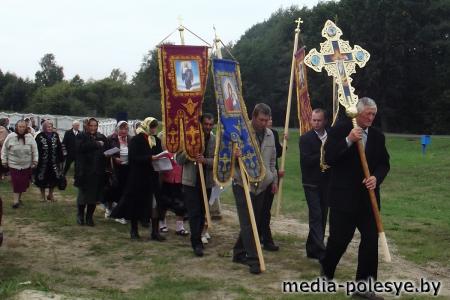 Первая служба в честь иконы Божией Матери Неопалимая Купина прошла в Федорах Первая служба в честь иконы Божией Матери Неопалимая Купина прошла в Федорах