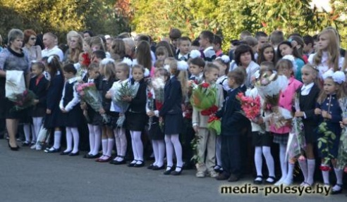 Учебный год открылся торжественными линейками в школах и лицее Лунинца