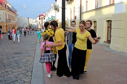 Фоторепортаж: последний день лета Гродно отметил фестивалем уличного искусства