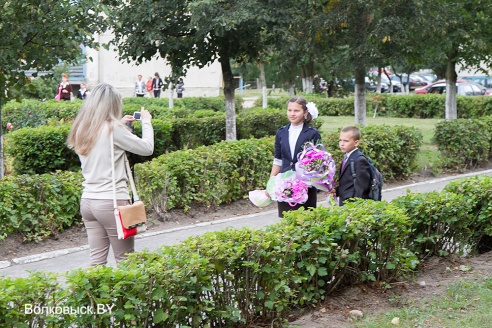 Школы распахнули двери перед учениками