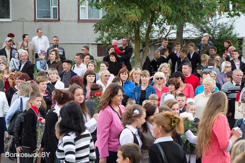 Школы распахнули двери перед учениками