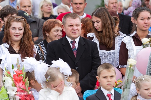 Школы распахнули двери перед учениками