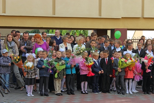 Фоторепортаж: 2 сентября во всех школах Гродно прошли линейки