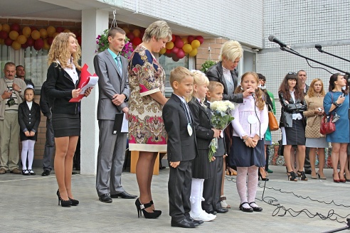 Фоторепортаж: 2 сентября во всех школах Гродно прошли линейки