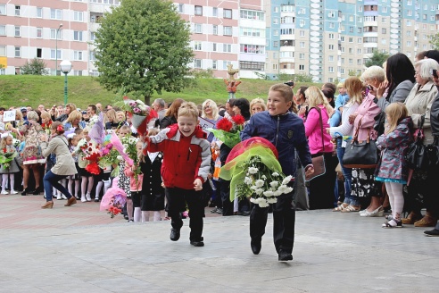 Фоторепортаж: 2 сентября во всех школах Гродно прошли линейки