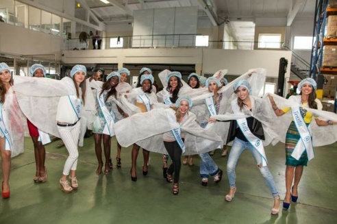 Участницы Miss Supranational – 2013 посетили крупнейший в Беларуси завод по производству соков