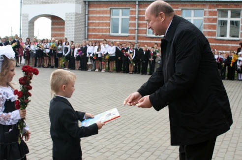 Глубоких знаний и отличных оценок! (+фото)