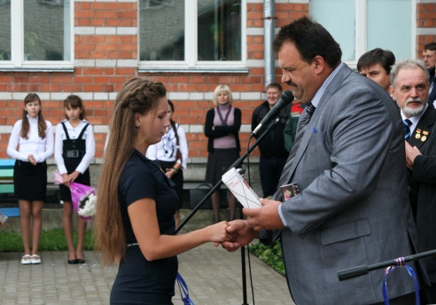 Глубоких знаний и отличных оценок! (+фото)