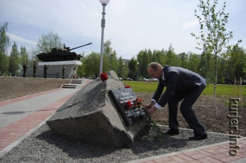 Кто и почему отмечает День танкиста в Слуцке (+опрос)