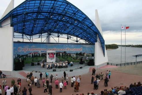 800-летие Речицы: русскоязычный Витовт и перевернутый официальный флаг