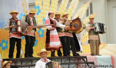 Абласныя “Дажынкі-2013” вачыма фотамастака са Століншчыны