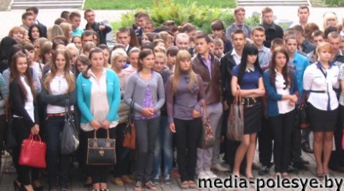 Первокурсники Столинского аграрно-экономического колледжа получили студенческие билеты