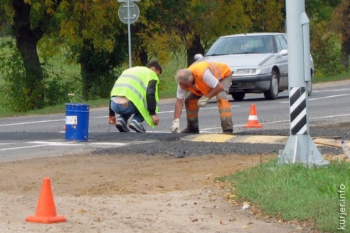 «Лежачий полицейский» в Леньках внезапно «перебежал» дорогу нескольким десяткам машин