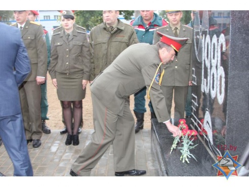 В Речице установили памятник ликвидаторам (фото)