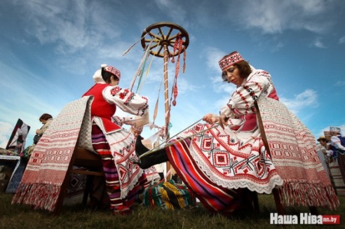 Рукі яшчэ не забылі: фэст беларускіх рамёстваў у Слуцку