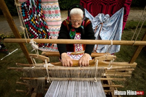 Рукі яшчэ не забылі: фэст беларускіх рамёстваў у Слуцку