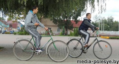 Всемирный день без автомобиля на Столинщине отметили велопробегом