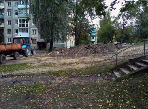 Подготовка к отопительному сезону 2013 года: простаивающая техника, раскуроченные дворы