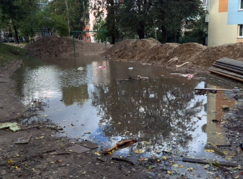 Подготовка к отопительному сезону 2013 года: простаивающая техника, раскуроченные дворы