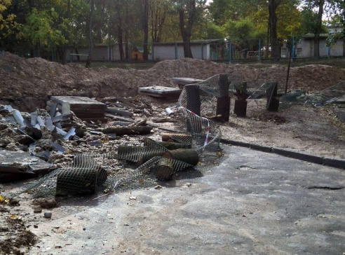 Подготовка к отопительному сезону 2013 года: простаивающая техника, раскуроченные дворы