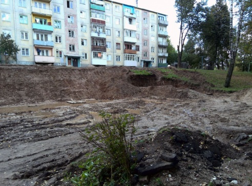 Подготовка к отопительному сезону 2013 года: простаивающая техника, раскуроченные дворы