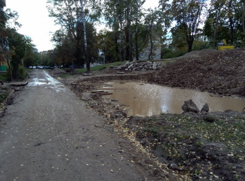 Подготовка к отопительному сезону 2013 года: простаивающая техника, раскуроченные дворы