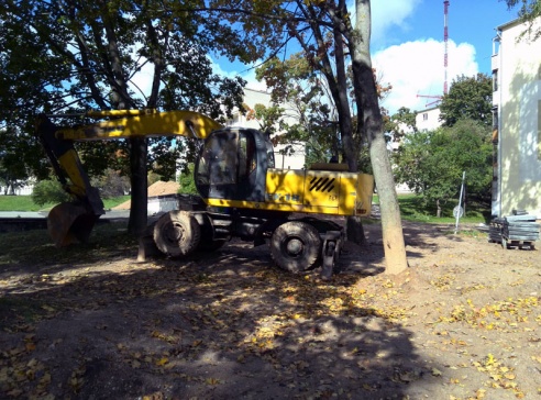 Подготовка к отопительному сезону 2013 года: простаивающая техника, раскуроченные дворы
