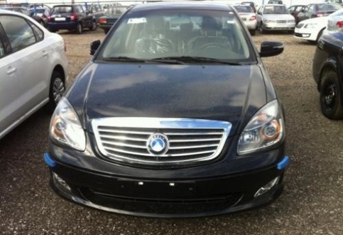 В Гродно привезли два автовоза новых Geely, среди которых и планируемый к серийному производству кроссовер Emgrand X7: первые впечатления