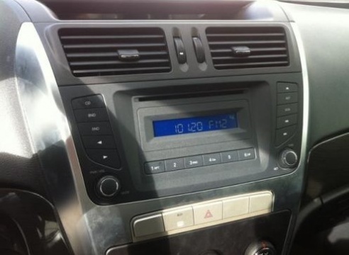 В Гродно привезли два автовоза новых Geely, среди которых и планируемый к серийному производству кроссовер Emgrand X7: первые впечатления