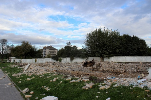 Рядом с железнодорожным вокзалом в Гродно снесли два здания