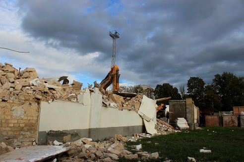 Рядом с железнодорожным вокзалом в Гродно снесли два здания