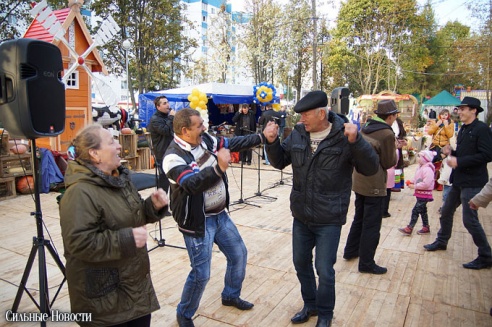 Первый день «Дожинок» прошел под дождем и градом, а в субботу в Жлобине ждут президента (фото)