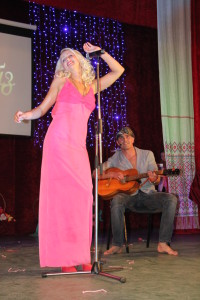 Блондинки завоевали «Вице-мисс» и «Мисс-Костюковичи 2013»!