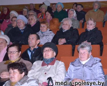 «Мои года – моё богатство»: концерт для пожилых медработников прошёл в ГДК