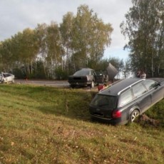При лобовом столкновении четырех машин в Волковысском районе пострадало 5 человек