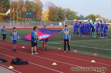 ФК «Гранит» в домашней игре порадовал болельщиков результативной игрой