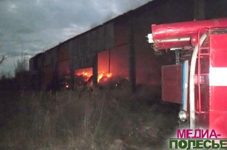 60 тонн сена сгорело в одном из СПК Лунинецкого района