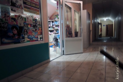 Загорелся магазин «рога и копыта». Вероятно — из-за петарды (online) (завершено)