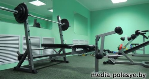 За здоровьем – в ФСК: в Столине открылся новый тренажёрный зал
