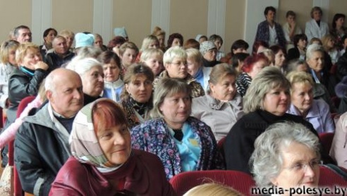 Столінскія медыкі для былых калег зрабілі свята