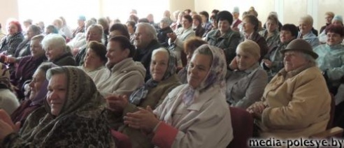 Столінскія медыкі для былых калег зрабілі свята