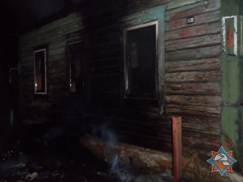 В Хойниках на пожаре сгорел мужчина (фото)