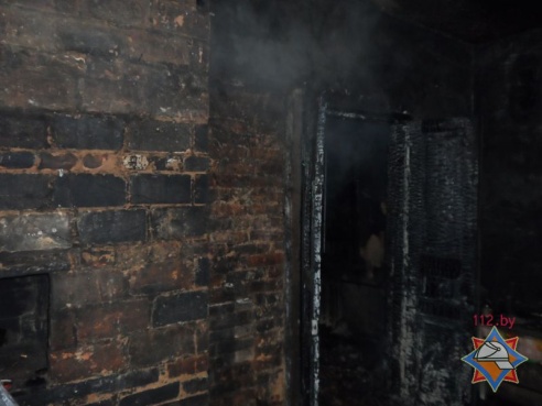 В Хойниках на пожаре сгорел мужчина (фото)