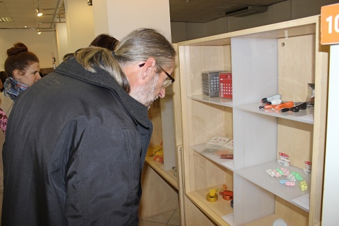 Фотоотчет: В Гродно показали образцы промышленного дизайна Японии конца 90-ых – начала 2000-ых