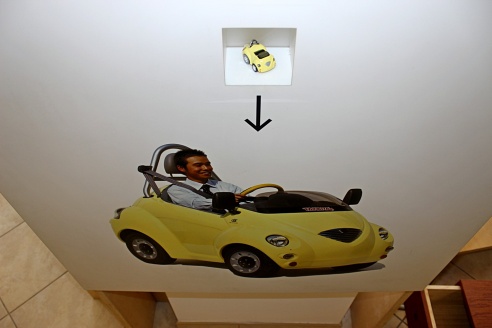 Фотоотчет: В Гродно показали образцы промышленного дизайна Японии конца 90-ых – начала 2000-ых