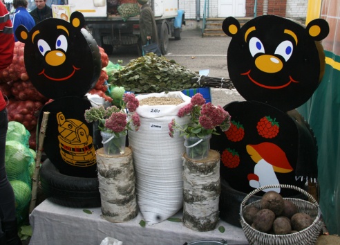 На рынок и… за дровами! В Поставах прошла традиционная осенняя ярмарка (+фото)