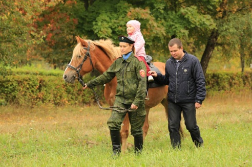 Жодинские казаки пообщались с воспитанниками воскресной школы храма Святого Архангела Михаила