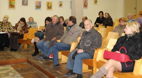 Первый заместитель председателя горисполкома Юрий Шарый встретился с жителями микрорайонов Научный, Луг, Касье