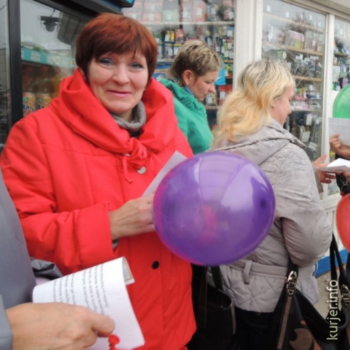 Ученики колледжа поздравили женщин с Днём матери